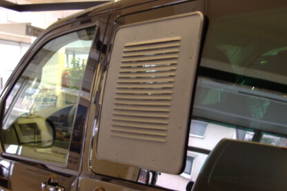 Volkswagen VW-T5 / T6 Airvent 1 Lüftungsgitter Schiebefenster Fahrerseite