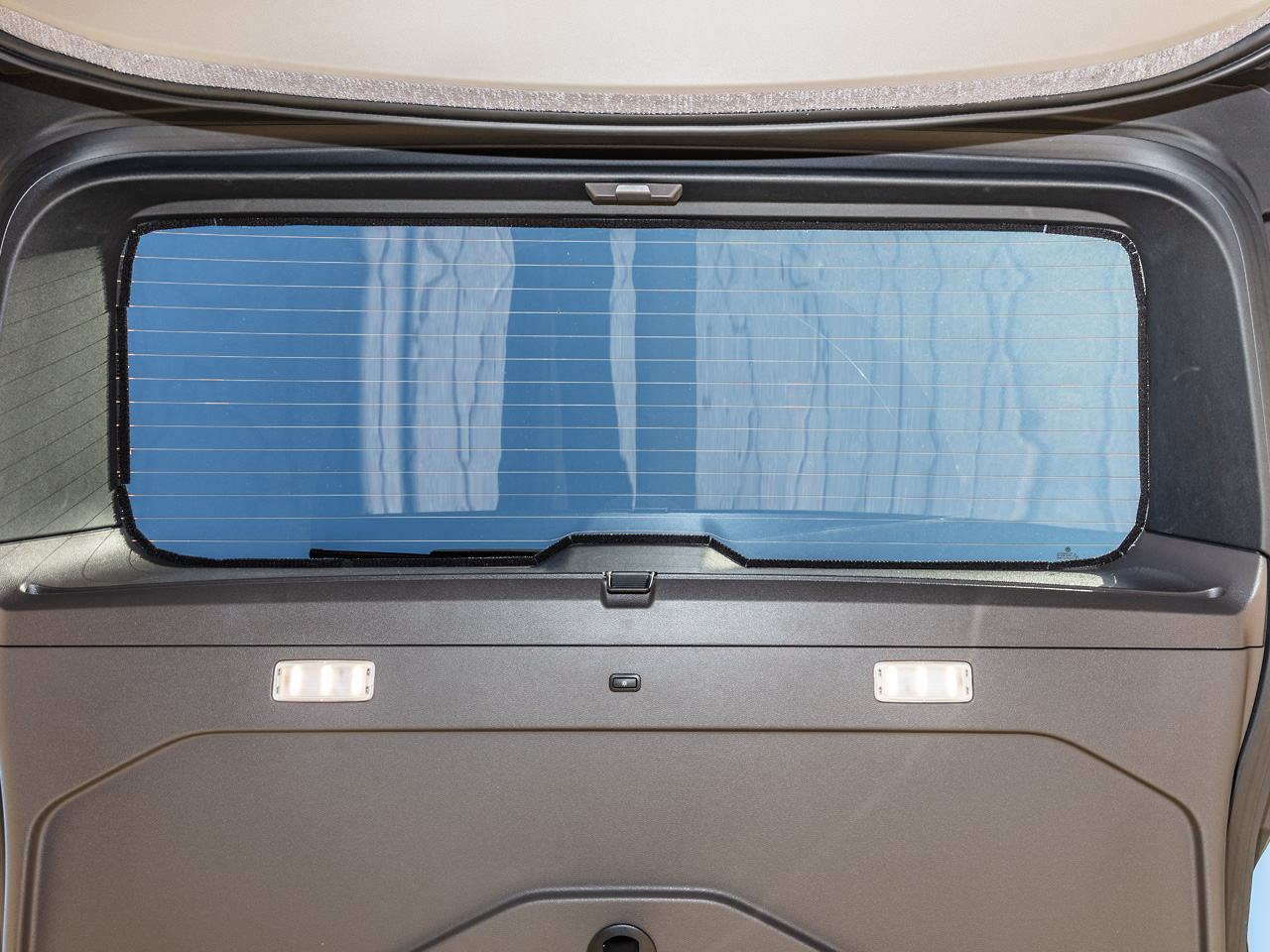 ISOLITE ® Inside VW T7 California Ocean / Coast / Beach Heckklappenfenster - Image 2