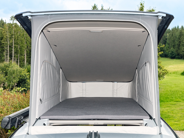 iXTEND ® Spannbettlaken Original-Matratze im Aufstelldach VW T7 California, Single-Jersey (50 % Polyester, 50 % Baumwolle), Design: "Raven".