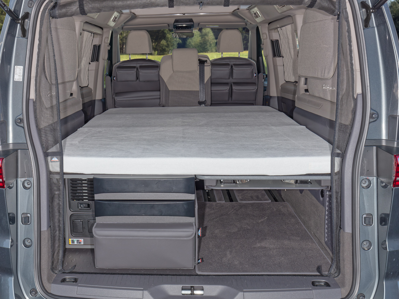 BRANDRUP®  iXTEND ® Spannbettlaken für original Schlafauflage (Faltbett), VW T7 Beach Camper/Tour, Nicki-Plüsch